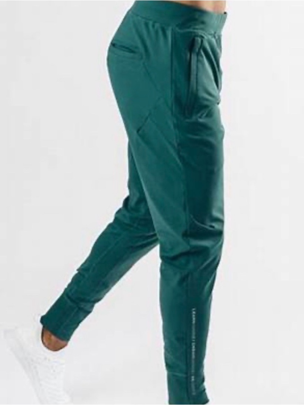 Alphalete Elite Performance Joggers in Forest Green